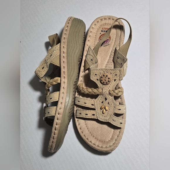 Earth Spirit Women's 8.5 Tan Sandals w/ Beaded Details In EXCELLENT CONDITION - Picture 10 of 11